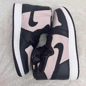 Nike Black Pink Sneakers Nike Women’s 6.5